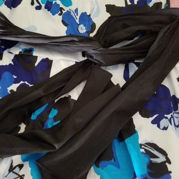 Trixxi Strapless White Floral Dress - Picture 3 of 8